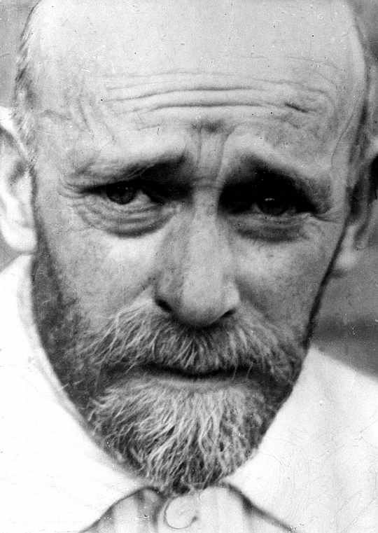Janusz Korczak (1878-1942) — photographie d'archive. Reproduite ici à titre documentaire.